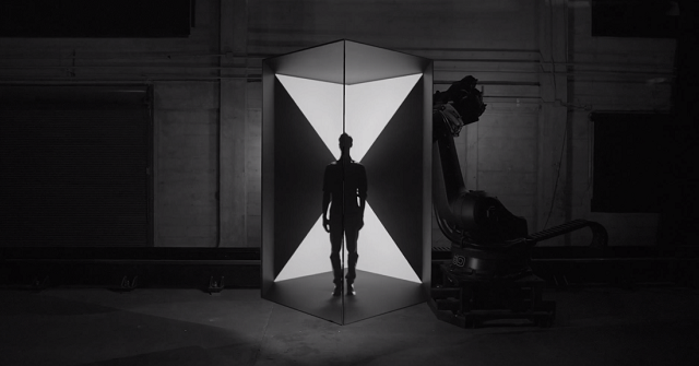 Screen Shot 2013 09 24 at 09.51.10 Las abismales posibilidades de la proyección y el arte en un increíble video