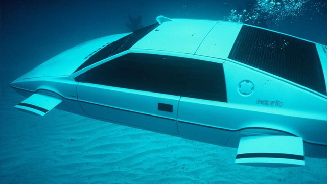 Elon Musk compró el auto submarino de James Bond 14 Lotus Esprit Elon Musk compró el auto submarino de James Bond