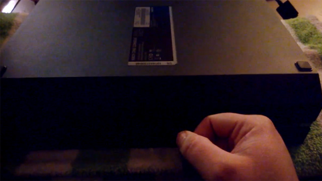 Xbox One3 La mejor forma de arreglar un Xbox One es... ¿a golpes?