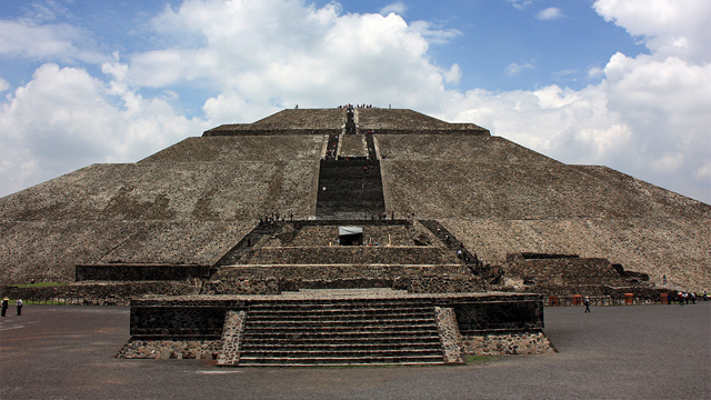 Teotihuacán La pirámide del Sol en Teotihuacan en riesgo de colapsar