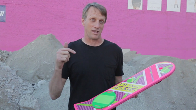 Tony Hawk No, la patineta voladora de Volver al Futuro no es real