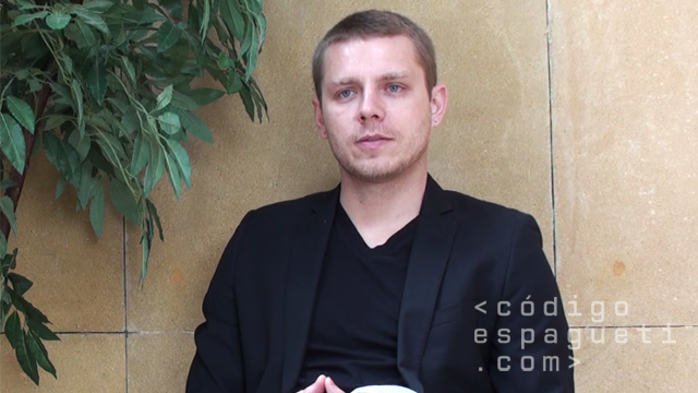 Entrevista con Skylar Tibbits, director del Self-Assembly Lab en el MIT 21 Skylar Tibbits Entrevista con Skylar Tibbits, director del Self-Assembly Lab en el MIT