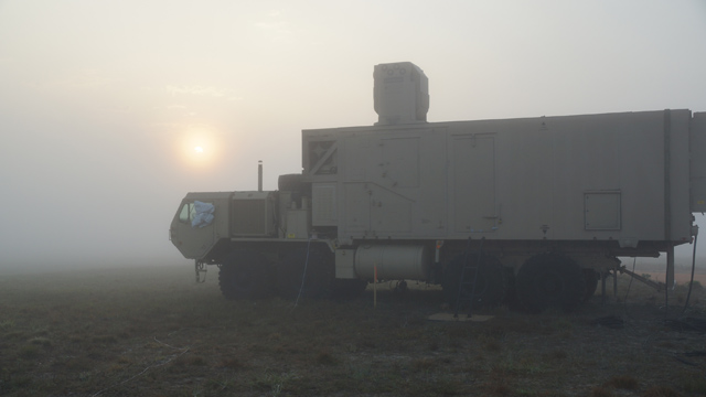 HEL MD 02 Este cañón láser anti drones se maneja con un control de Xbox
