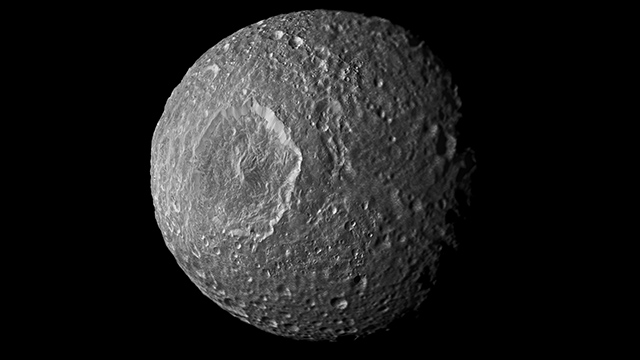 mimas3 Científicos piensan que otra luna de Saturno podría tener agua
