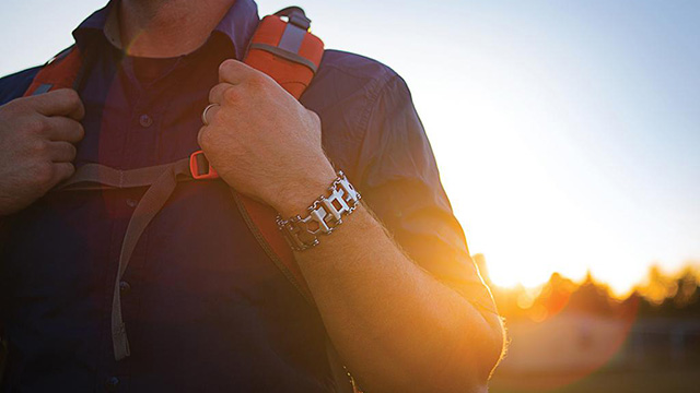 Multi Tool Con esta pulsera podrás llevar tus herramientas a todas partes