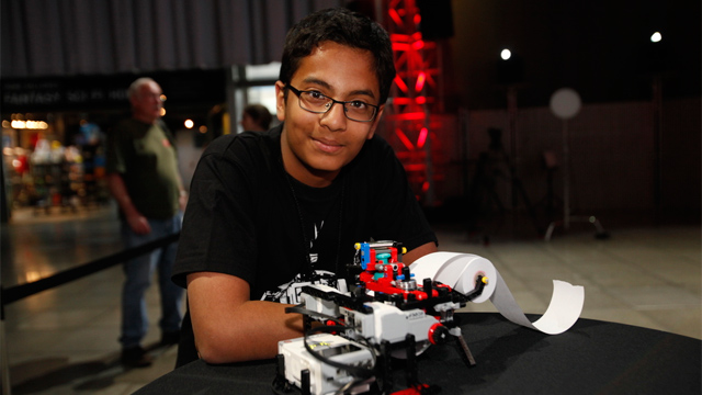brago Tiene 13 años, creó una impresora braille con Legos y ya fundó su empresa
