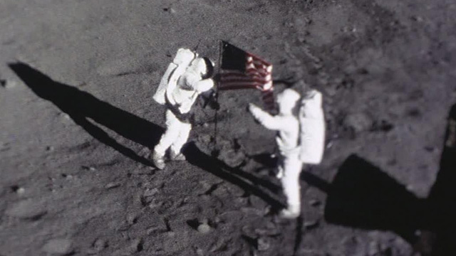 Armstrong Flag Encuentran objetos de Apollo 11 que Neil Armstrong conservaba en su armario