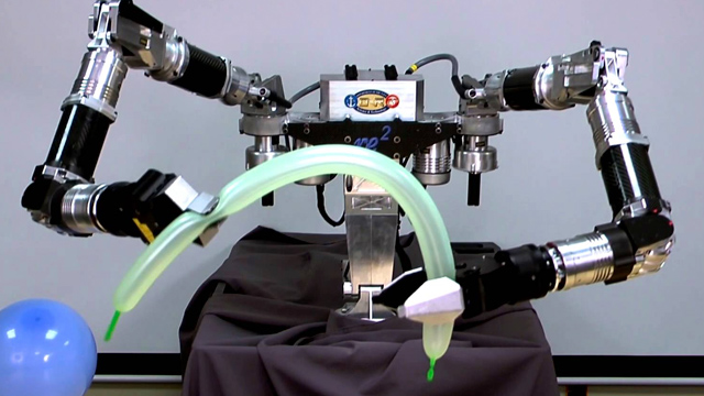 HDMS robot globos Conoce a HDMS, el robot que querrás invitar a toda fiesta infantil