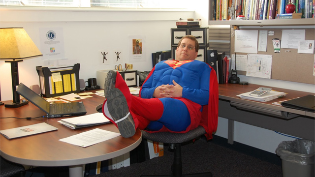 super La nueva serie live-action de DC Comics promete ser "The Office con superhéroes"