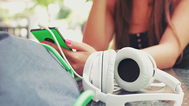 ¿Quieres nuevas recomendaciones musicales? Una selfie lo hace posible 18 SelfieHTC ¿Quieres nuevas recomendaciones musicales? Una selfie lo hace posible