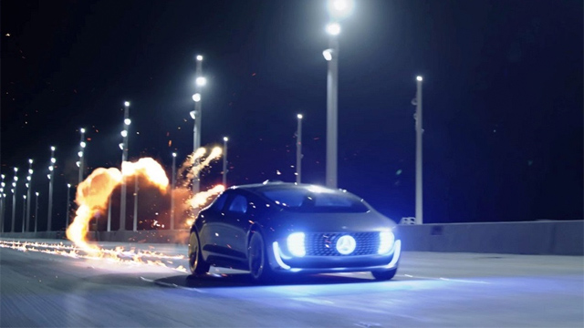 mercedes Mercedes-Benz celebra a Volver al Futuro en sus nuevos comerciales