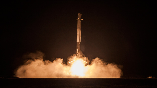 SpaceX Falcon 9 Histórico: SpaceX logra el aterrizaje de su cohete Falcon 9