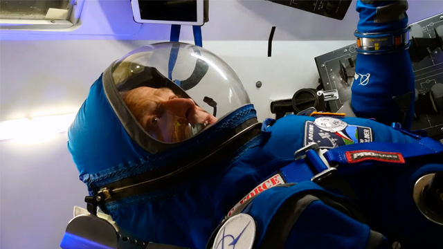 Traje espacial Boeing 1 Boeing presenta su traje espacial para los astronautas del futuro