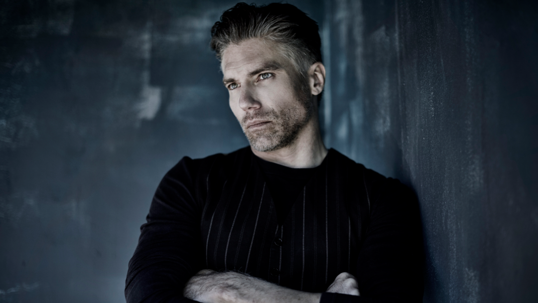 anson mount Anson Mount será Black Bolt en la serie de Marvel Inhumans