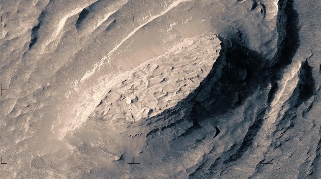 a fictive flight above real mars Este espectacular video nos muestra la superficie de Marte como nunca antes