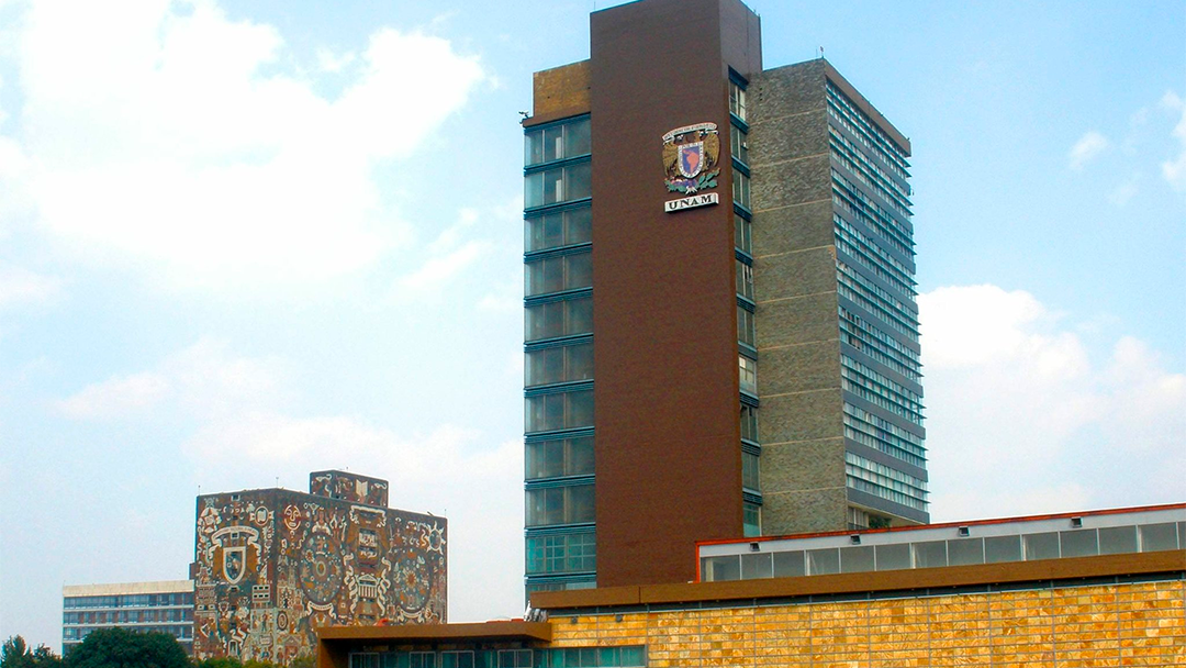 AMLO promete reactivar internet en la UNAM