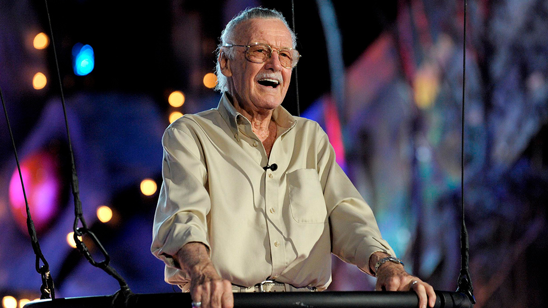 stan lee Stan Lee podría seguir apareciendo en las películas Marvel gracias al escaneo digital, afirma Samuel L. Jackson