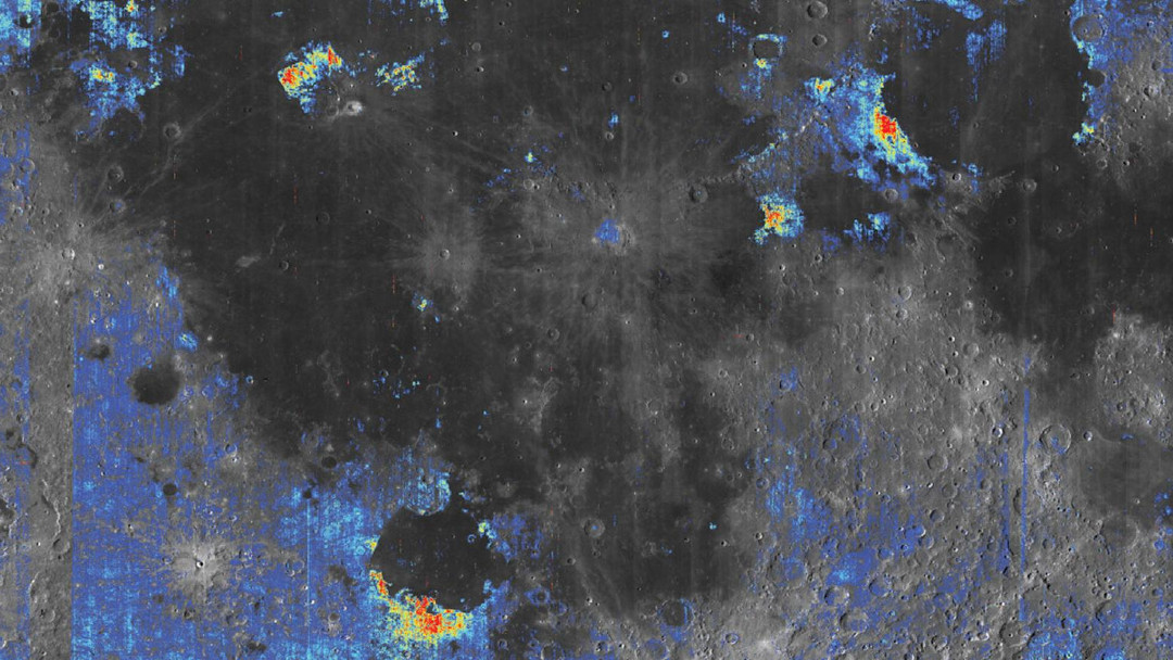 Este mapa muestra dónde están ubicados los depósitos de vidrio volcánico en la superficie de la luna.