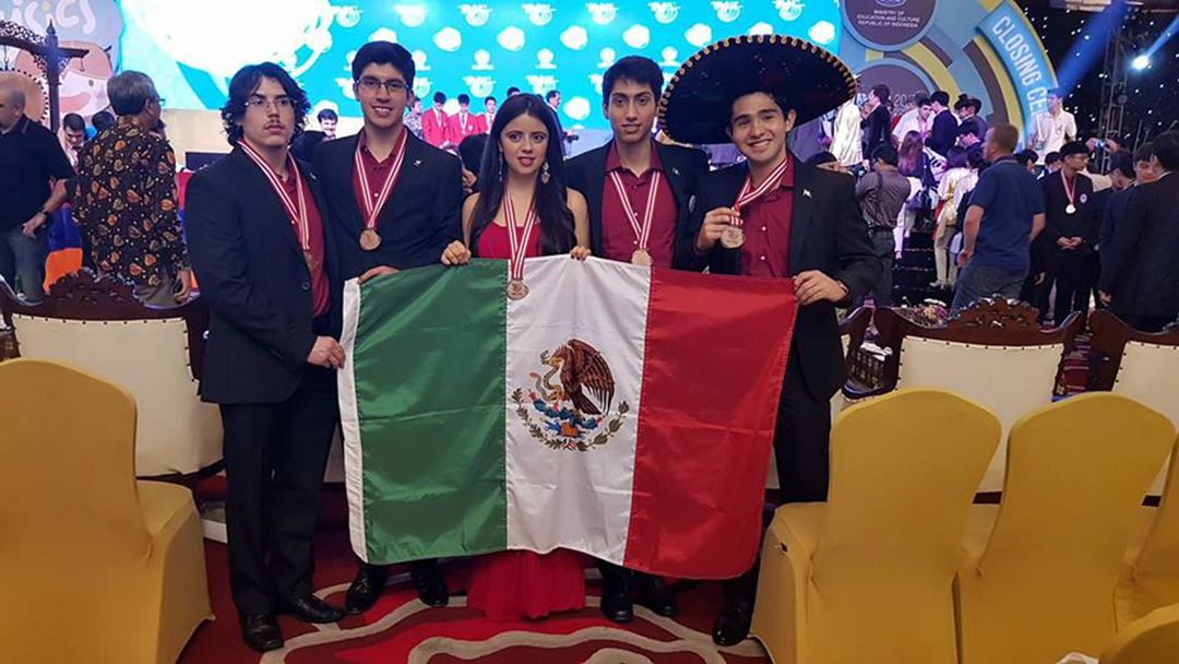 Mexicanos obtienen el 3° lugar en las olimpiadas de física en Indonesia