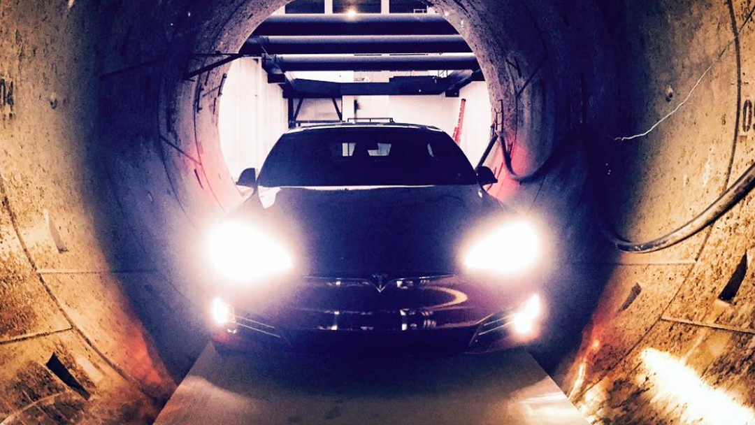 Así luce el Model S en un túnel de The Boring Company