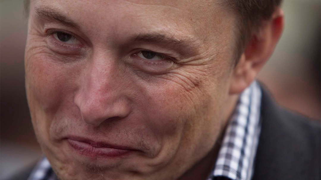 elon Elon Musk le dice “eres un idiota” a un defensor del transporte público