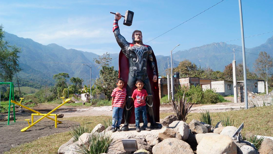 superheroes Alcaldesa veracruzana construye monumento a los Avengers y la Liga de la Justicia