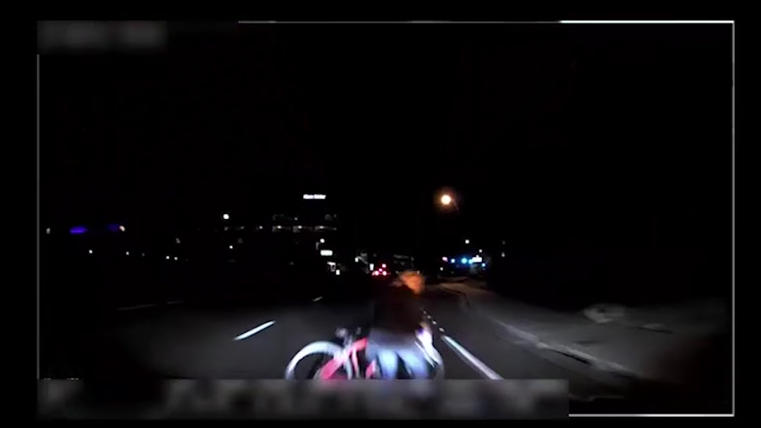 Este video muestra el instante en el que el coche autónomo de Uber atropella a una mujer 17 uber atropella Este video muestra el instante en el que el coche autónomo de Uber atropella a una mujer