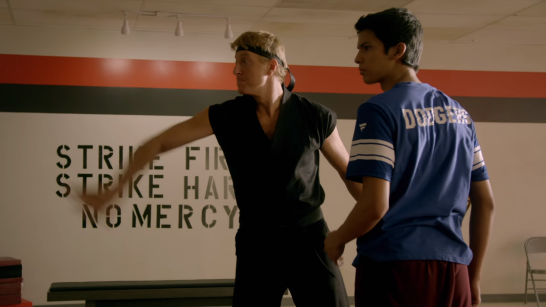 cobra cai Estos spots de Cobra Kai muestran a una nueva generación de Karate Kids