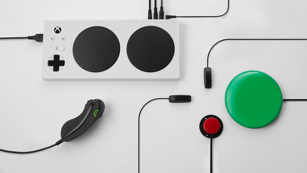 xbox adaptive controller1 Microsoft presenta un control de Xbox One para gamers con limitación física
