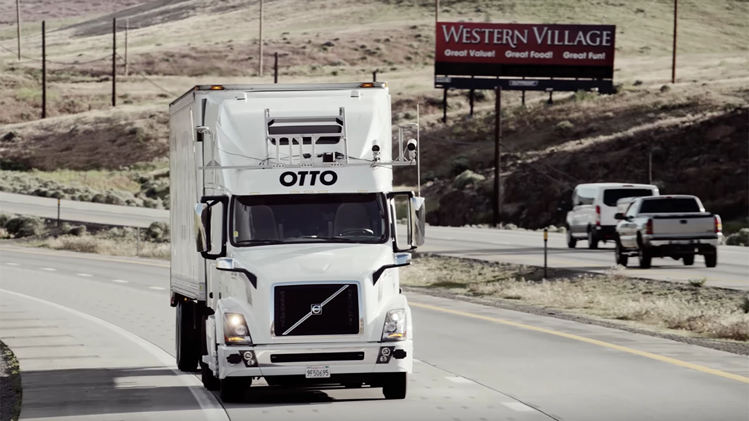 Uber presentó los camiones autónomos OTTO