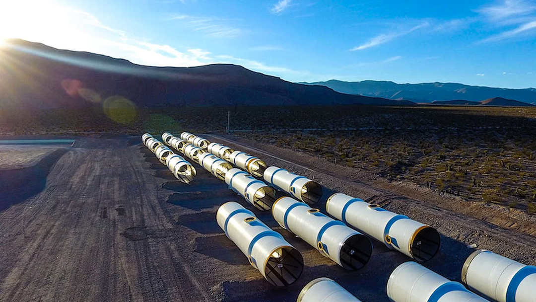 Los tubos que permitirán transportarse al Hyperloop One