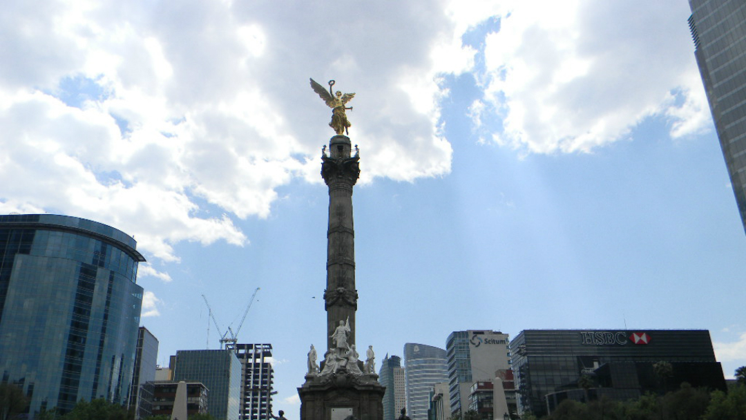 Revelan que el Ángel de la Independencia sufrió daños tras el sismo del 19S 28 Ángel de la Independencia sufrió daños tras el sismo del 19S