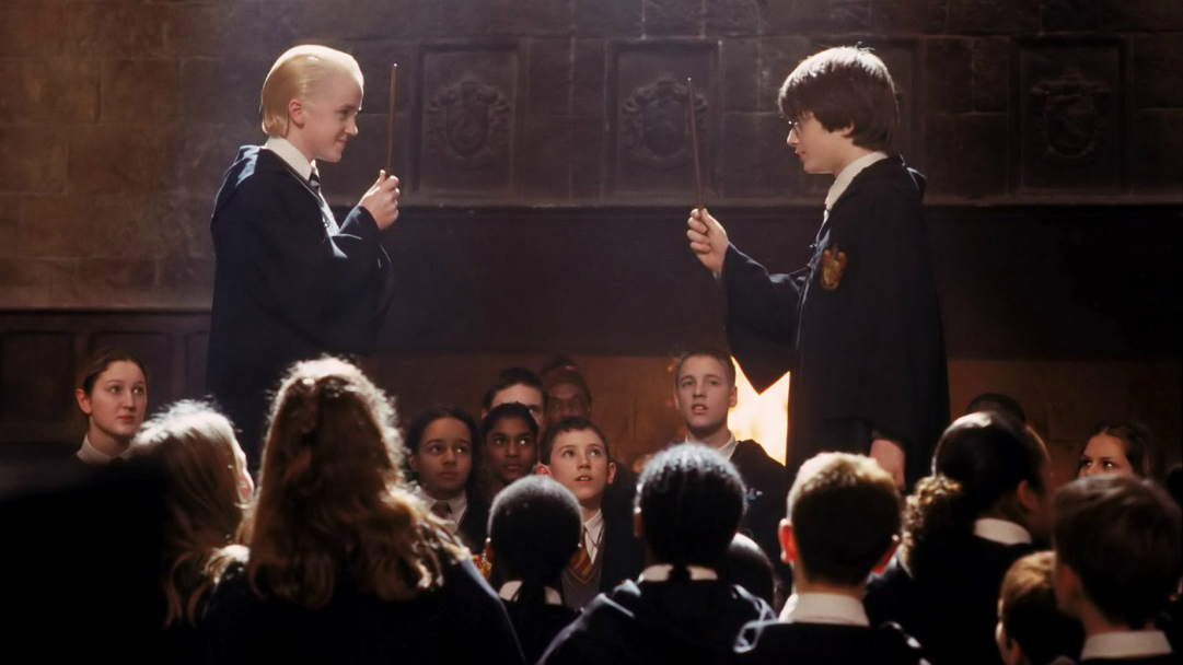 draco harry reencuentro Harry Potter y Draco Malfoy se reencuentran 7 años después del final de las Reliquias de la Muerte