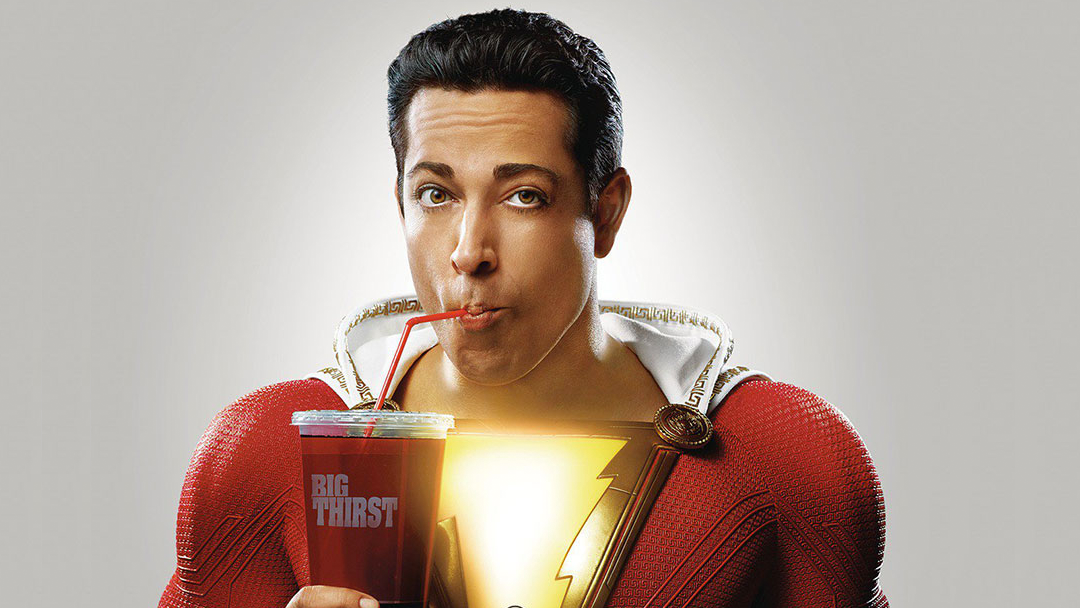 El actor Zachary Levi interpretando a Shazam