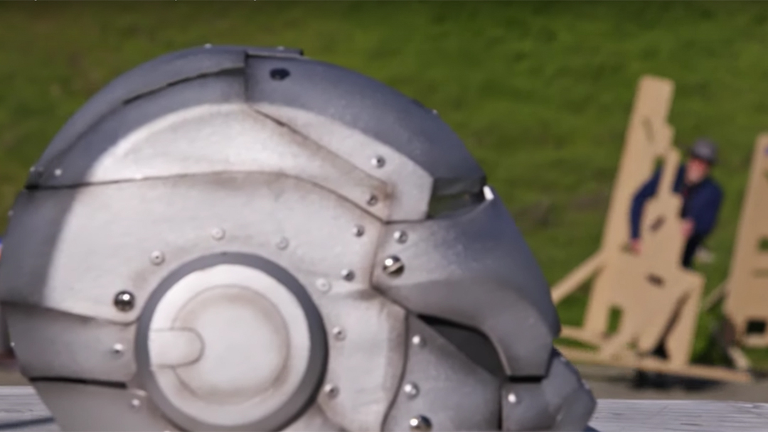 Construyen armadura real de Iron Man que puede volar y es a prueba de balas 17 Iron-Man-Armadura-Tony Stark-Adam Savage