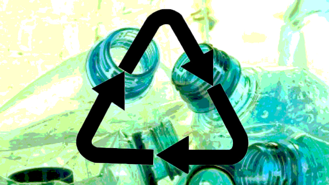 botella agua ¿Qué significa el número que viene escrito en todas las botellas de plástico?