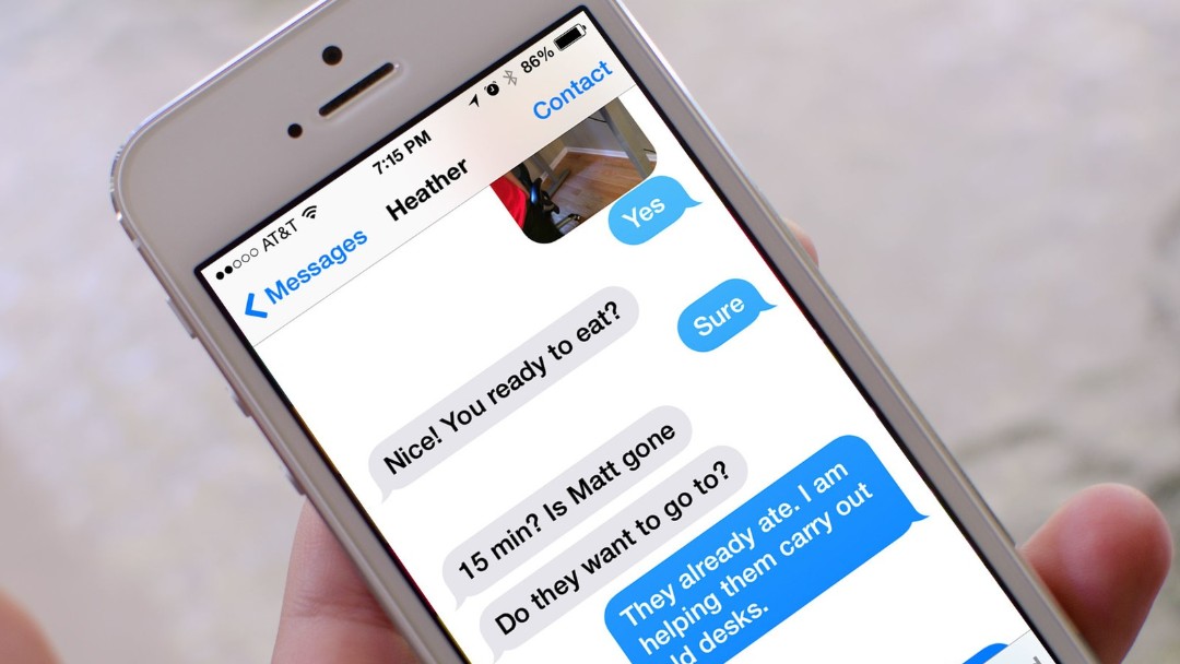 iPhone con letras en negritas