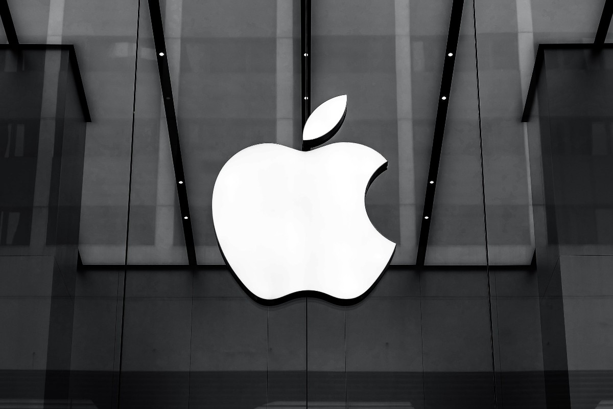 Apple One Apple iPhone 12