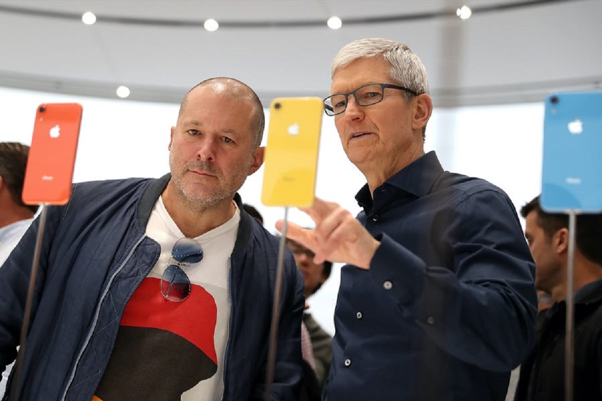 Jony Ive, el exjefe de diseño de Apple, es el nuevo brazo derecho de Airbnb 10 Jony Ive exjefe diseño de Apple y Tim Cook