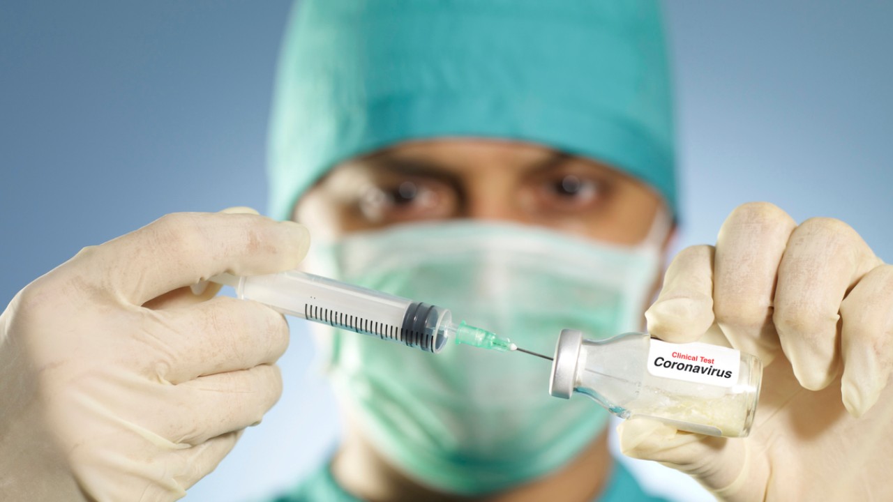 Vacuna de AstraZeneca tuvo errores