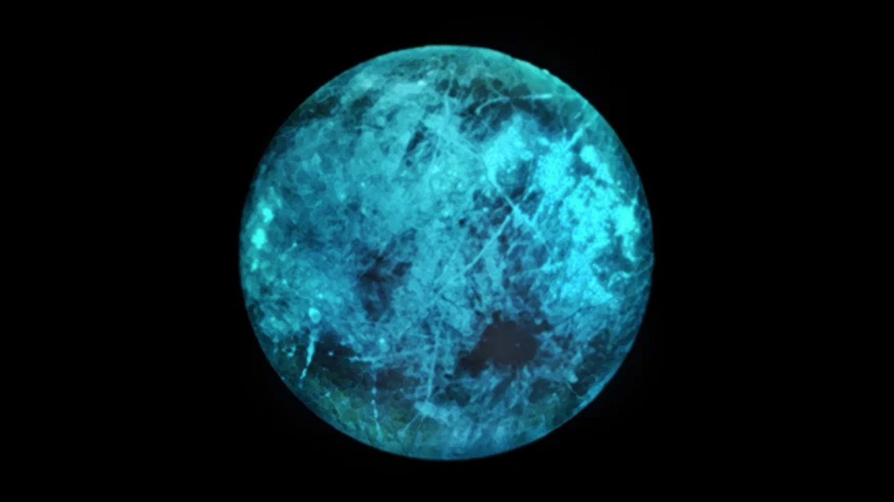 europa brilla en la oscuridad Europa, la luna de Júpiter, podría brillar en la oscuridad