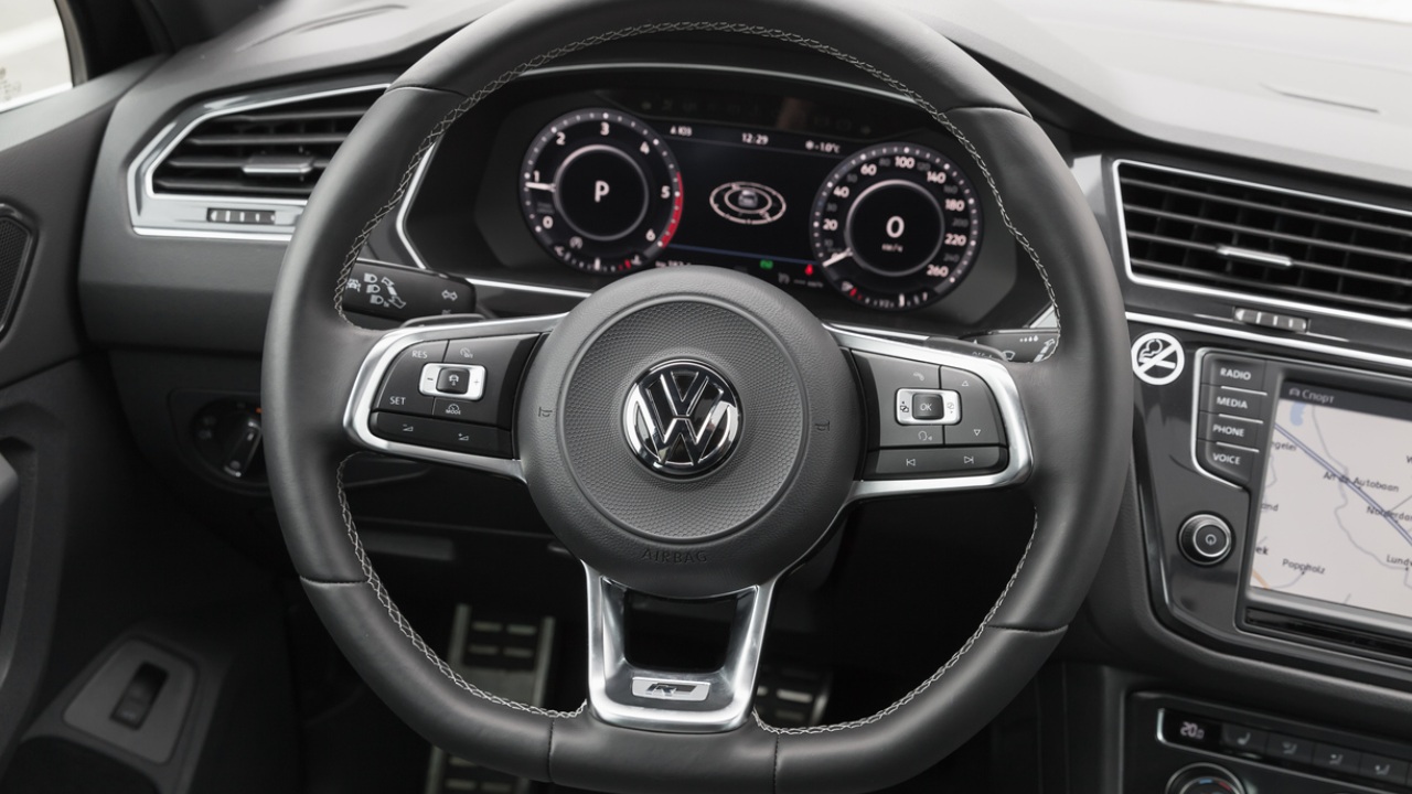 Volkswagen se asocia con Microsoft para desarrollar vehículos autónomos 18 Volkswagen y Microsoft presentaron su nuevo proyecto