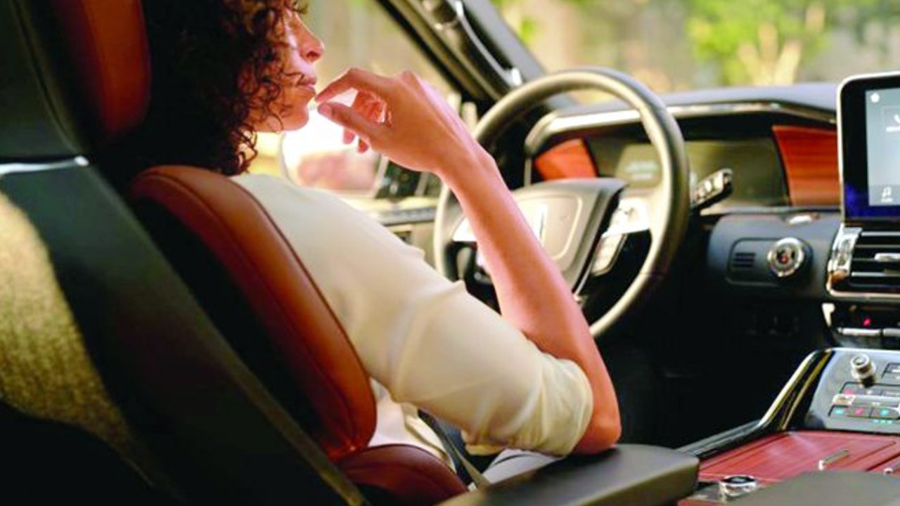 ford patente conducir autos mente