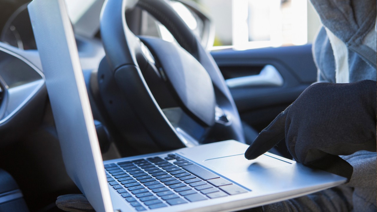 hackers robo automóviles faros