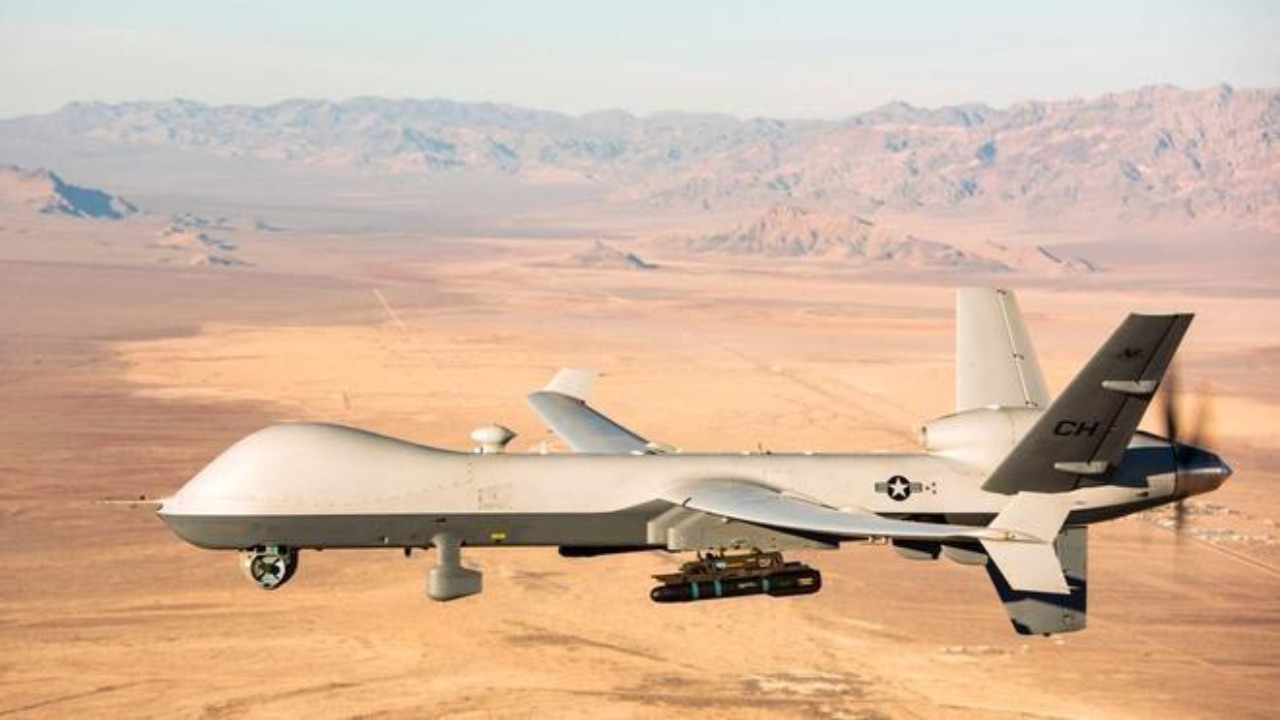 dron militar inteligencia artificial operador