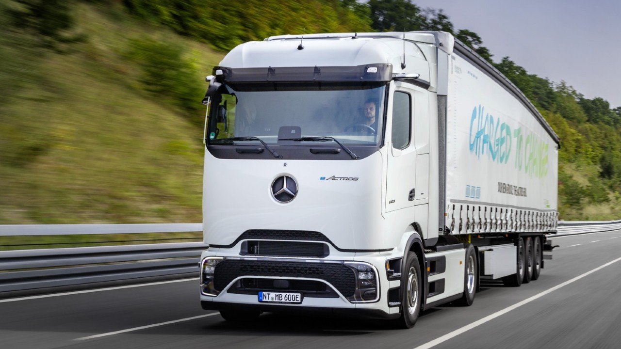 Mercedes-Benz presenta el eActros 600: el camión eléctrico que promete transformar el transporte pesado 16 Mercedes-Benz eActros 600