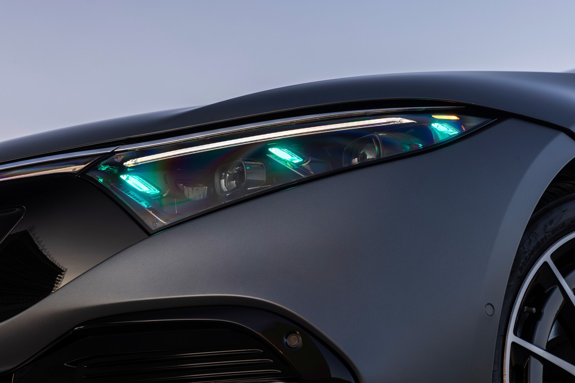 Mercedes-Benz introduce luces color turquesa para señalizar vehículos autónomos en 2026 13 Mercedes-Benz luces