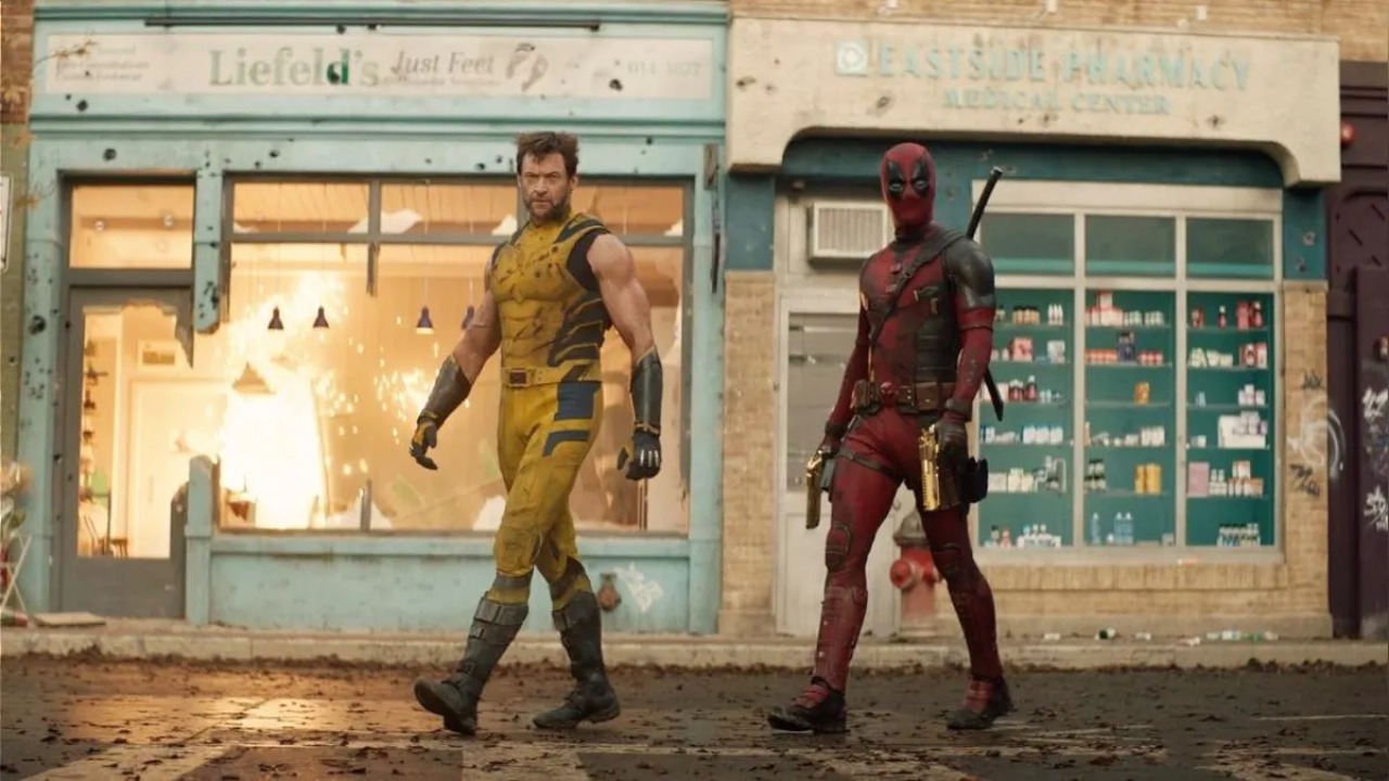 deadpool and wolverine escena logan mascara