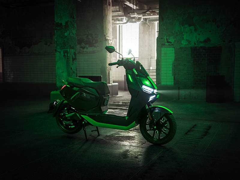 MotoTaller Niu Razer 4 NIU y Razer se unen para un scooter eléctrico con identidad gamer